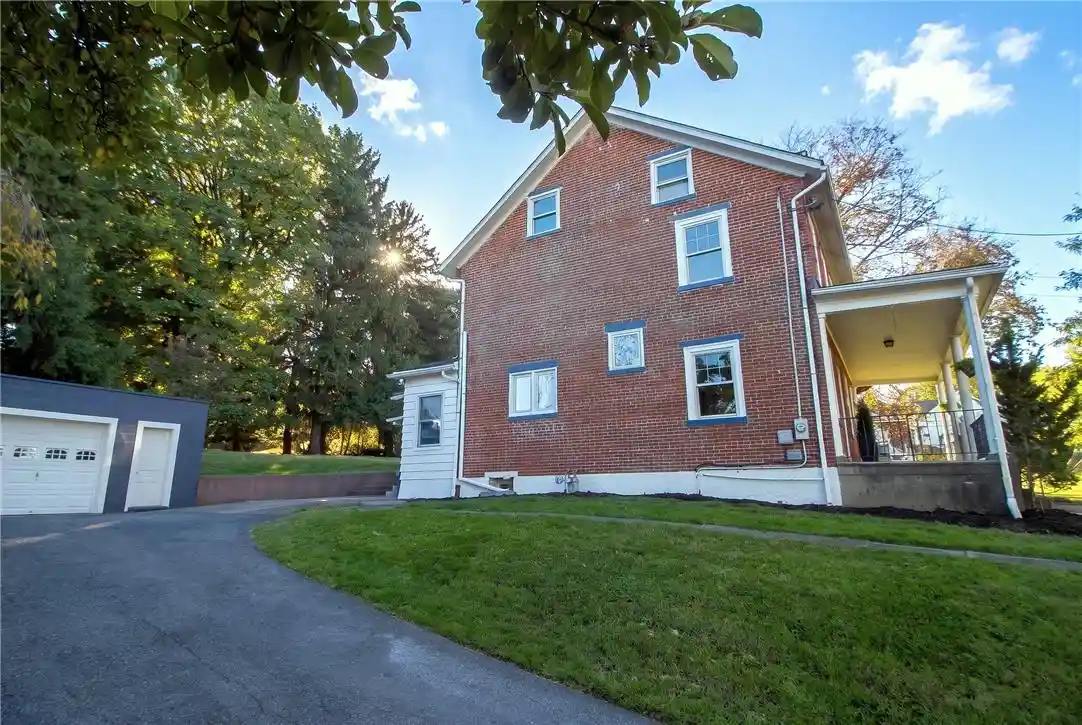 Photo 2 of Single family home for sale at 1333 Richmond Rd, Easton, PA 18040 | MLS# 786873 | Listing updated on 2026-10-27