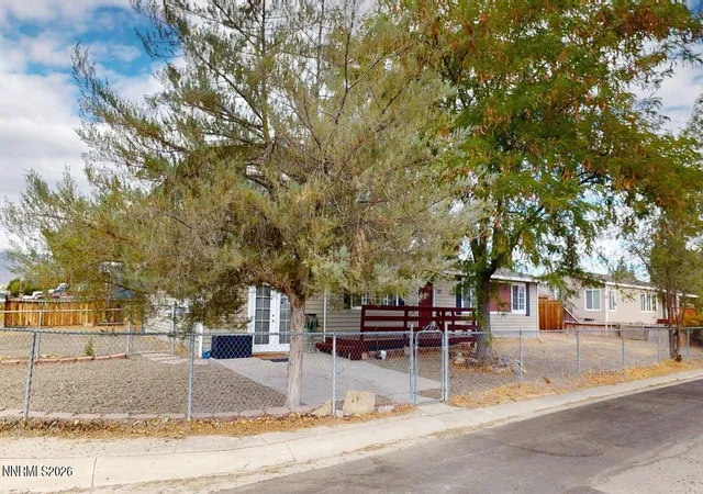 Photo 3 of Single family home for sale at 375 Elquist Dr, Battle Mountain, NV 89820 | MLS# 260011458 | Listing updated on 2026-09-03
