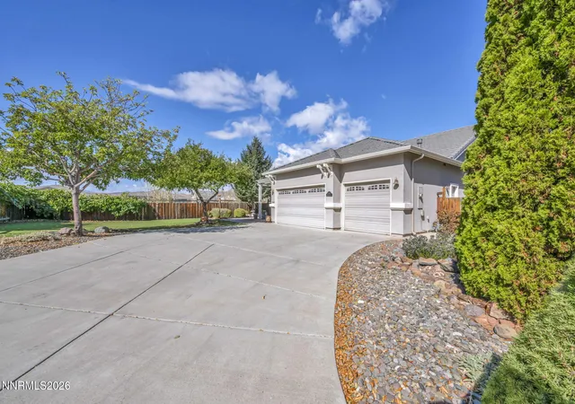 Photo 3 of Single family home for sale at 7495 Ash Peak Dr, Sparks, NV 89436 | MLS# 260009469 | Listing updated on 2026-10-20