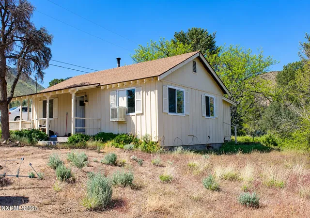 Photo 2 of Single family home for sale at 512 Pinenut Rd, Coleville, CA 96107 | MLS# 260011722 | Listing updated on 2026-09-11