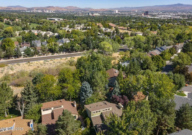 Photo 4 of Single family home for sale at 6475 Meadow Hl Dr, Reno, NV 89519 | MLS# 260011697 | Listing updated on 2026-09-14