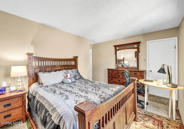Listing Photo 5 - Condo for sale in building located at 1126 Bradley Sq, Sparks, NV 89434