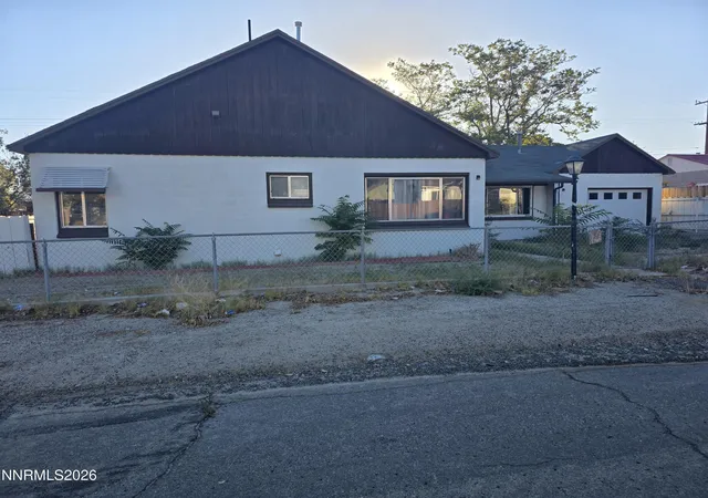 Single family home for sale at 654 H St, Hawthorne, NV 89415 | MLS# 260012756