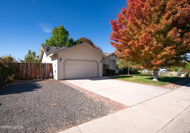 Photo 3 of Single family home for sale at 729 Hornet Dr, Gardnerville, NV 89460 | MLS# 260013143 | Listing updated on 2026-10-19