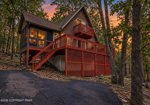 Photo 2 of Single family home for sale at 2158 Southport Dr, Bushkill, PA 18324 | MLS# PM-142902 | Listing updated on 2026-10-19