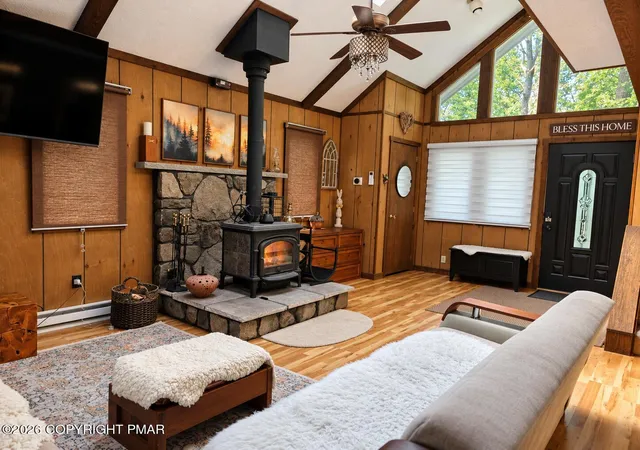 Photo 4 of Single family home for sale at 62 E Crk View Dr, Gouldsboro, PA 18424 | MLS# PM-143166 | Listing updated on 2026-09-08