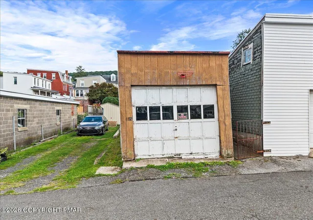 Photo 40 of Single family home for sale at 1628 W Market St, Pottsville, PA 17901 | MLS# PM-144670 | Listing updated on 2026-09-11