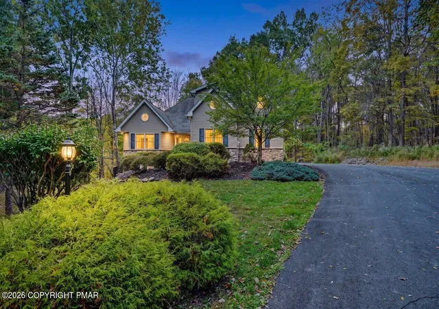 Photo 3 of Single family home for sale at 201 Garfield Ln, East Stroudsburg, PA 18301 | MLS# PM-144118 | Listing updated on 2026-10-19