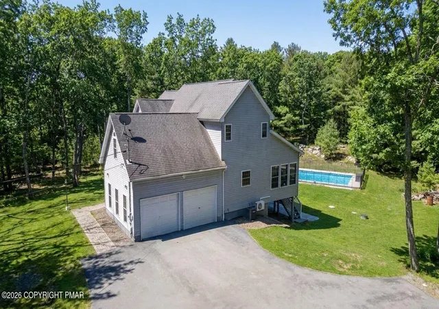 Photo 2 of Single family home for sale at 162 Oak Ridge Dr, Milford, PA 18337 | MLS# PM-144056 | Listing updated on 2026-09-03