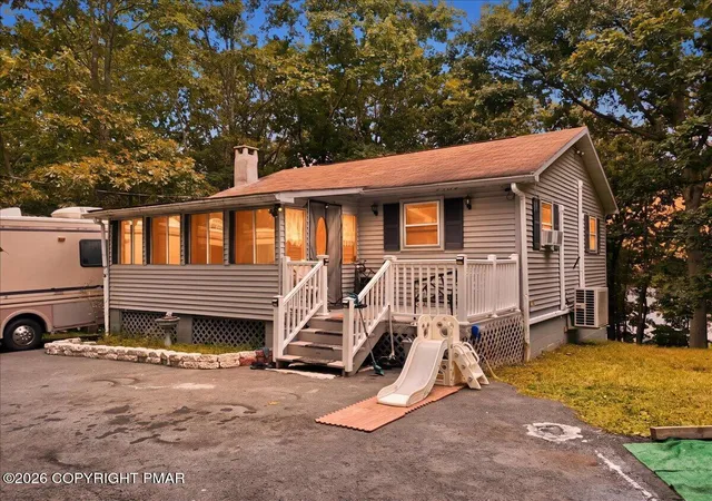 Photo 1 of Single family home for sale at 261 Wynding Way, Bushkill, PA 18324 | MLS# PM-144443 | Listing updated on 2026-09-03