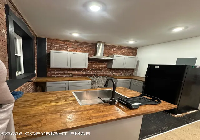 Listing Photo 4 - Condo for sale in building located at 34 N Main St, Shenandoah, PA 17345