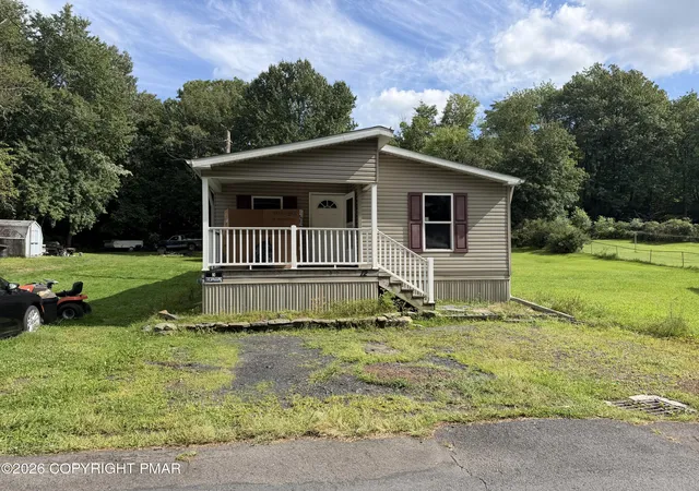 Photo 3 of Single family home for sale at 12 Draper St, Gilberton, PA 17934 | MLS# PM-144632 | Listing updated on 2026-09-10