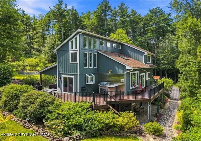 Photo 3 of Sale Pending at 104 Ice House Ct, Stroudsburg, PA 18360 | MLS# PM-144833 | Listing updated on 2026-09-26