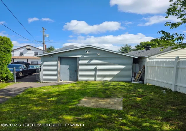 Photo 4 of Single family home for sale at 420 Park St, Freeland, PA 18224 | MLS# PM-144430 | Listing updated on 2026-10-02