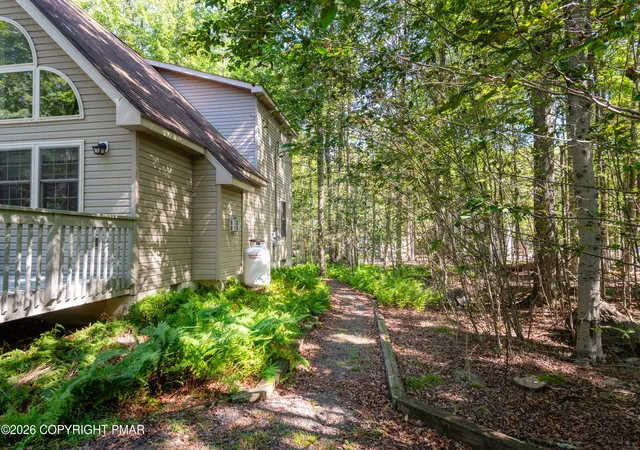 Photo 3 of Single family home for sale at 2086 Lehigh Dr, Pocono Lake, PA 18347 | MLS# PM-144467 | Listing updated on 2026-09-07