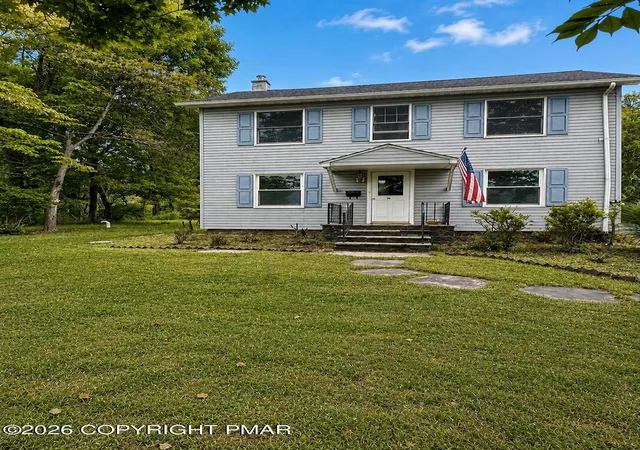Photo 3 of Single family home for sale at 52 Smith St, East Stroudsburg, PA 18301 | MLS# PM-144409 | Listing updated on 2026-09-17