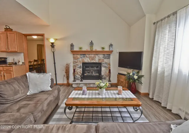 Photo 2 of Sale Pending at 614 Washington Pl, Tobyhanna, PA 18466 | MLS# PM-144428 | Listing updated on 2026-09-09