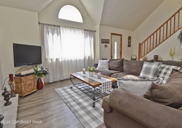 Photo 4 of Sale Pending at 614 Washington Pl, Tobyhanna, PA 18466 | MLS# PM-144428 | Listing updated on 2026-09-09