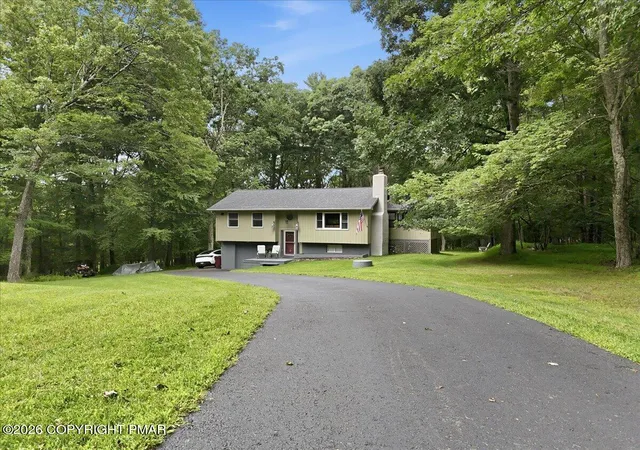 Photo 3 of Sale Pending at 103 Water View Dr, Hawley, PA 18428 | MLS# PM-144375 | Listing updated on 2026-10-08
