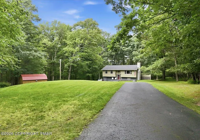 Photo 4 of Sale Pending at 103 Water View Dr, Hawley, PA 18428 | MLS# PM-144375 | Listing updated on 2026-10-08