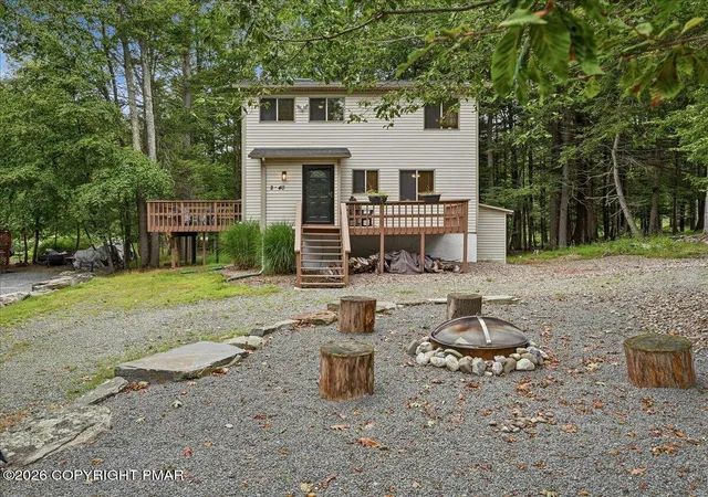 Photo 2 of Single family home for sale at 1152 Wallenpaupack Dr, Lake Ariel, PA 18436 | MLS# PM-144407 | Listing updated on 2026-10-01
