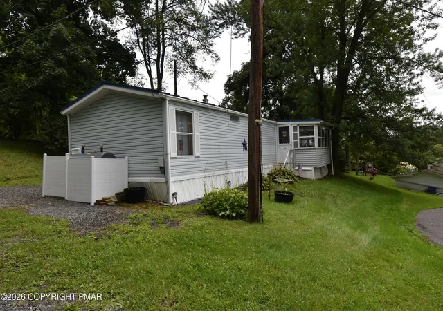 Photo 3 of Manufactured home for sale at 230 Baabe Ln # LT19, Stroudsburg, PA 18360 | MLS# PM-144424 | Listing updated on 2026-09-02