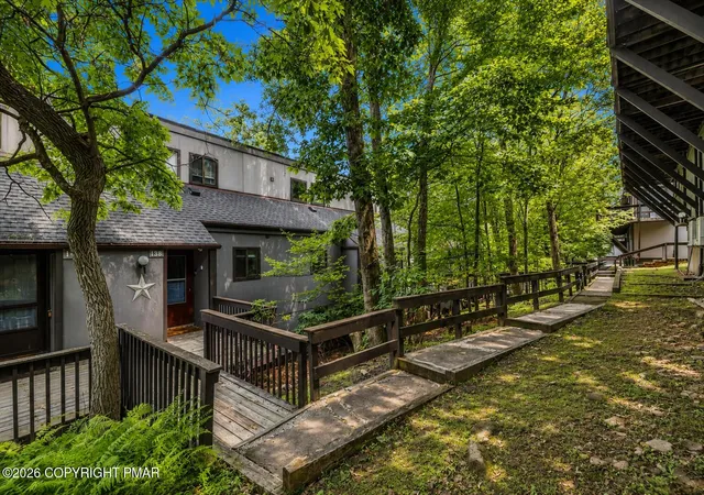 Photo 3 of Townhouse for sale at 138 Cross Country Ln, Tannersville, PA 18372 | MLS# PM-144434 | Listing updated on 2026-09-05