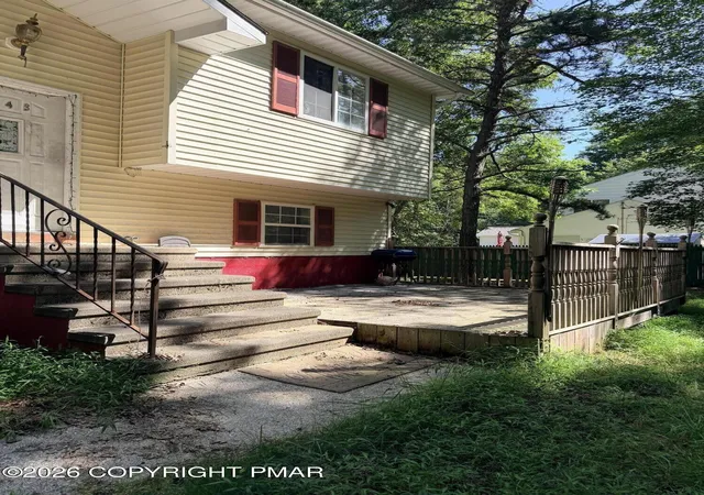 Photo 4 of Sale Pending at 343 Parker Trl, Albrightsville, PA 18210 | MLS# PM-144524 | Listing updated on 2026-09-13