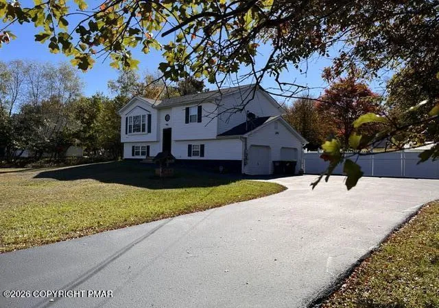 Photo 2 of Single family home for sale at 216 Center Dr, Blakeslee, PA 18610 | MLS# PM-144454 | Listing updated on 2026-10-09