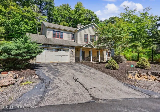 Photo 3 of Single family home for sale at 10 Bluestone Ct, Lake Harmony, PA 18624 | MLS# PM-144514 | Listing updated on 2026-09-05
