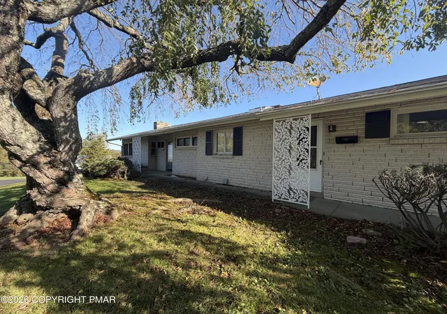 Photo 2 of Single family home for sale at 1016 Lindbergh Ave, Stroudsburg, PA 18360 | MLS# PM-144733 | Listing updated on 2026-10-18