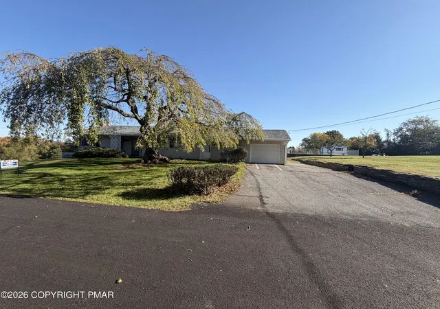 Photo 3 of Single family home for sale at 1016 Lindbergh Ave, Stroudsburg, PA 18360 | MLS# PM-144733 | Listing updated on 2026-10-18