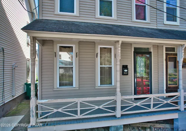 Photo 3 of Single family home for sale at 913 Sarah St, Stroudsburg, PA 18360 | MLS# PM-144568 | Listing updated on 2026-09-09