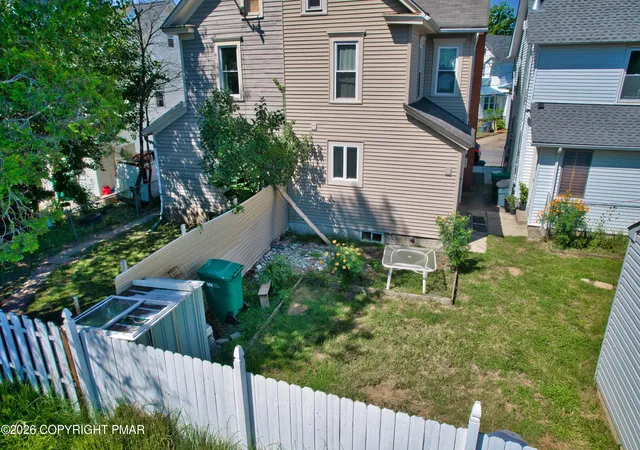 Photo 4 of Single family home for sale at 913 Sarah St, Stroudsburg, PA 18360 | MLS# PM-144568 | Listing updated on 2026-09-09