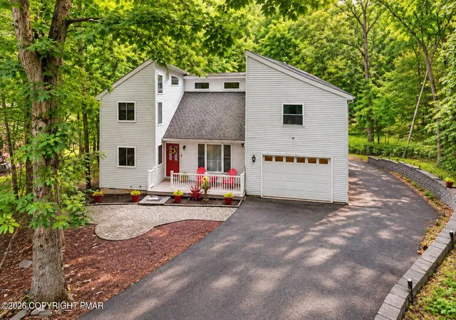 Photo 1 of Single family home for sale at 203 St Andrews Dr, Bushkill, PA 18324 | MLS# PM-144646 | Listing updated on 2026-10-20