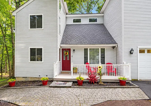 Photo 2 of Single family home for sale at 203 St Andrews Dr, Bushkill, PA 18324 | MLS# PM-144646 | Listing updated on 2026-09-11