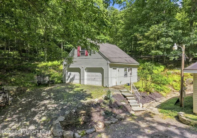 Photo 2 of Sale Pending at 3192 Berry Ln, Cresco, PA 18326 | MLS# PM-144536 | Listing updated on 2026-09-19