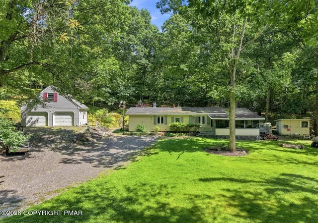 Photo 3 of Sale Pending at 3192 Berry Ln, Cresco, PA 18326 | MLS# PM-144536 | Listing updated on 2026-09-19