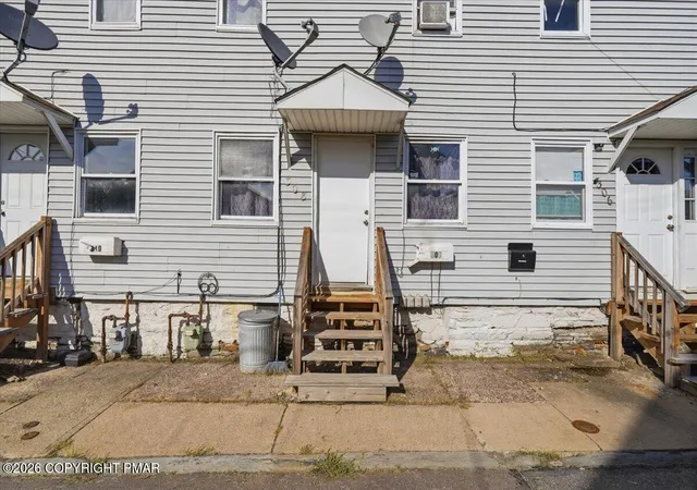 Photo 4 of Sale Pending at 306 Carver St, Plymouth, PA 18651 | MLS# PM-144556 | Listing updated on 2026-09-16