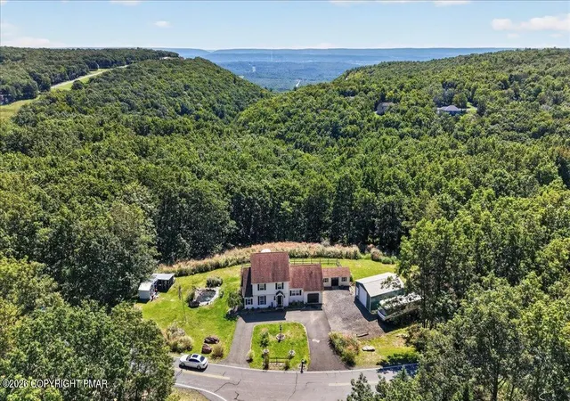 Photo 4 of Sale Pending at 151 Colleen Dr, Blakeslee, PA 18610 | MLS# PM-144569 | Listing updated on 2026-10-05
