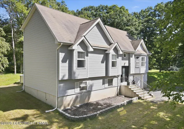Photo 4 of Sale Pending at 12326 Havenwood Dr, East Stroudsburg, PA 18302 | MLS# PM-144618 | Listing updated on 2026-09-16