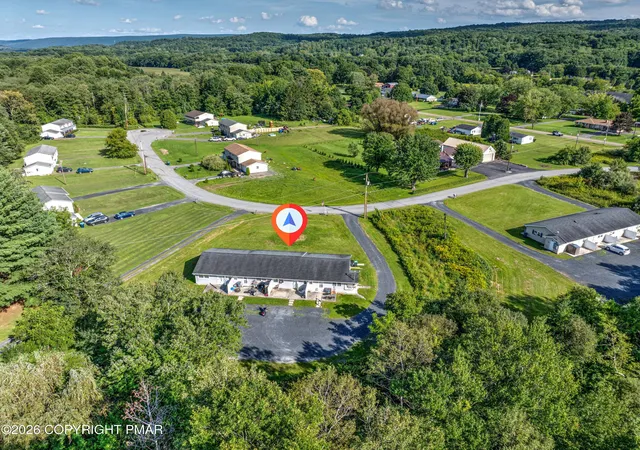 Photo 2 of House for sale at 219 Lamplight Dr, Brodheadsville, PA 18322 | MLS# PM-144629 | Listing updated on 2026-10-07