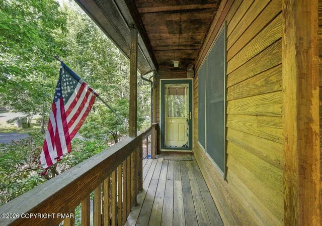 Photo 3 of Single family home for sale at 425 Underhill Dr, Tamiment, PA 18371 | MLS# PM-145410 | Listing updated on 2026-10-12