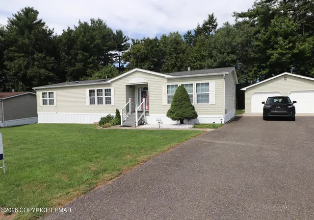 Photo 2 of Manufactured home for sale at 117 Ashley Ln, Lehighton, PA 18235 | MLS# PM-144661 | Listing updated on 2026-09-11