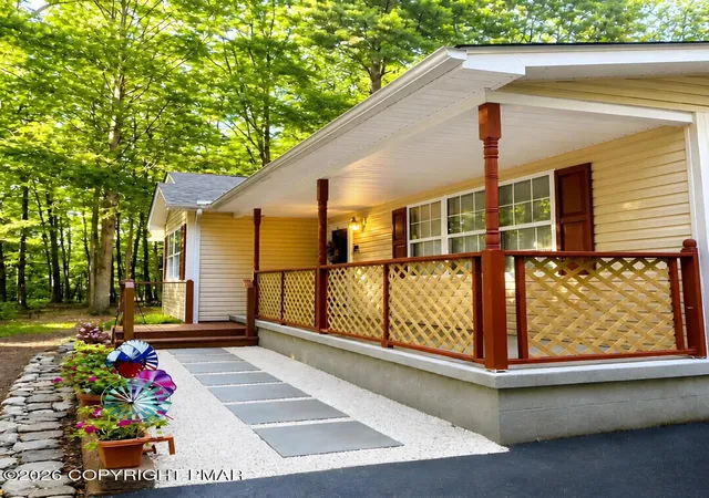 Photo 2 of Single family home for sale at 2733 Aspen Way, Saylorsburg, PA 18353 | MLS# PM-144668 | Listing updated on 2026-09-20