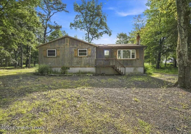 Photo 1 of Single family home for sale at 129 Amos Cir, Bushkill, PA 18324 | MLS# PM-144656 | Listing updated on 2026-09-11