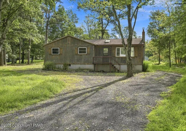 Photo 25 of Single family home for sale at 129 Amos Cir, Bushkill, PA 18324 | MLS# PM-144656 | Listing updated on 2026-09-11