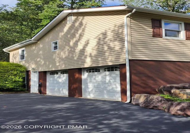 Photo 4 of Sale Pending at 3366 Ross Rd, Tobyhanna, PA 18466 | MLS# PM-144644 | Listing updated on 2026-10-24