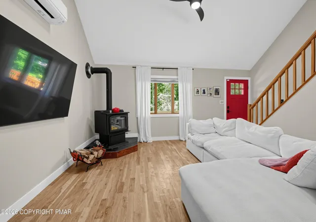 Photo 2 of Single family home for sale at 225 Whippoorwill Dr, Bushkill, PA 18324 | MLS# PM-144639 | Listing updated on 2026-09-11