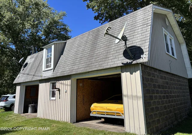 Photo 2 of Single family home for sale at 621 Hemlock St, White Haven, PA 18661 | MLS# PM-144674 | Listing updated on 2026-10-02